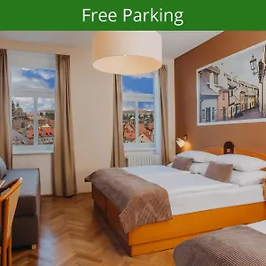 Hotel Merkur, Praag